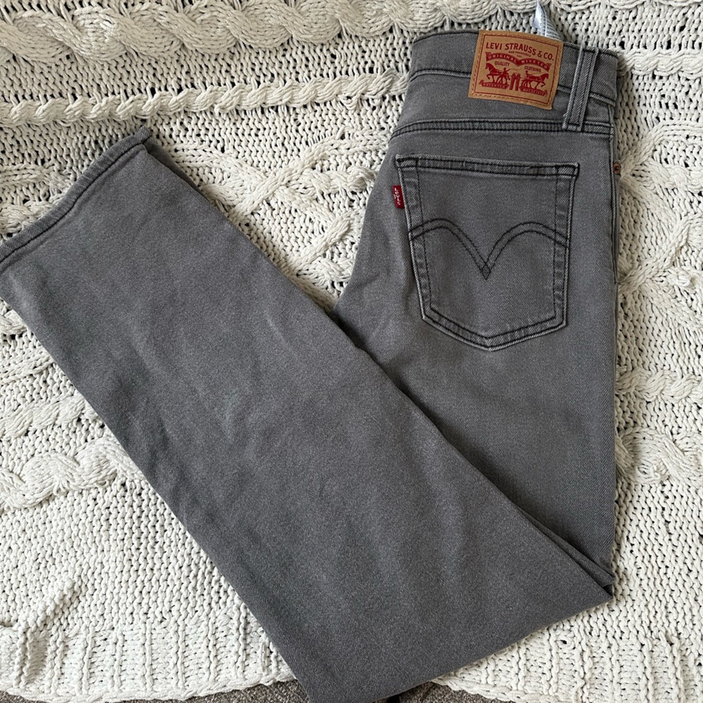 Levi’s Gray Jeans Wedgie Straight